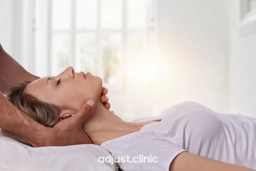 How does a chiropractor know where to adjust?